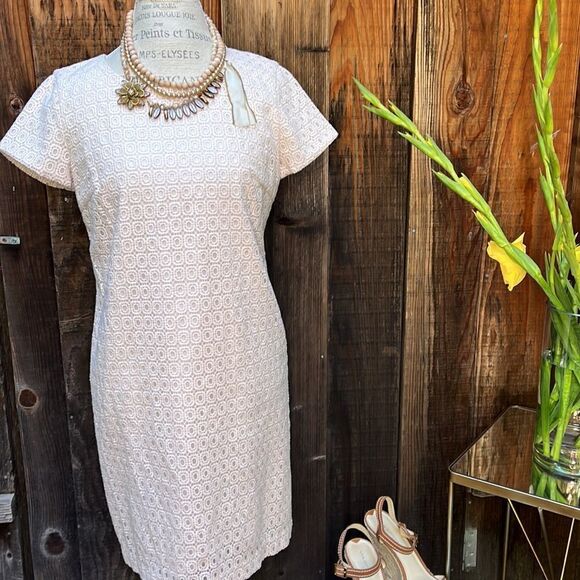 CLUB MONACO, EMBROIDERED SHIFT DRESS. Size 6 - Picture 7 of 9